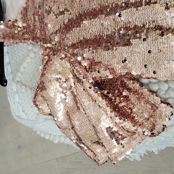 INC rose gold SUPER sequin cold shoulder short bell sleeve Medium top. - Picture 5 of 5